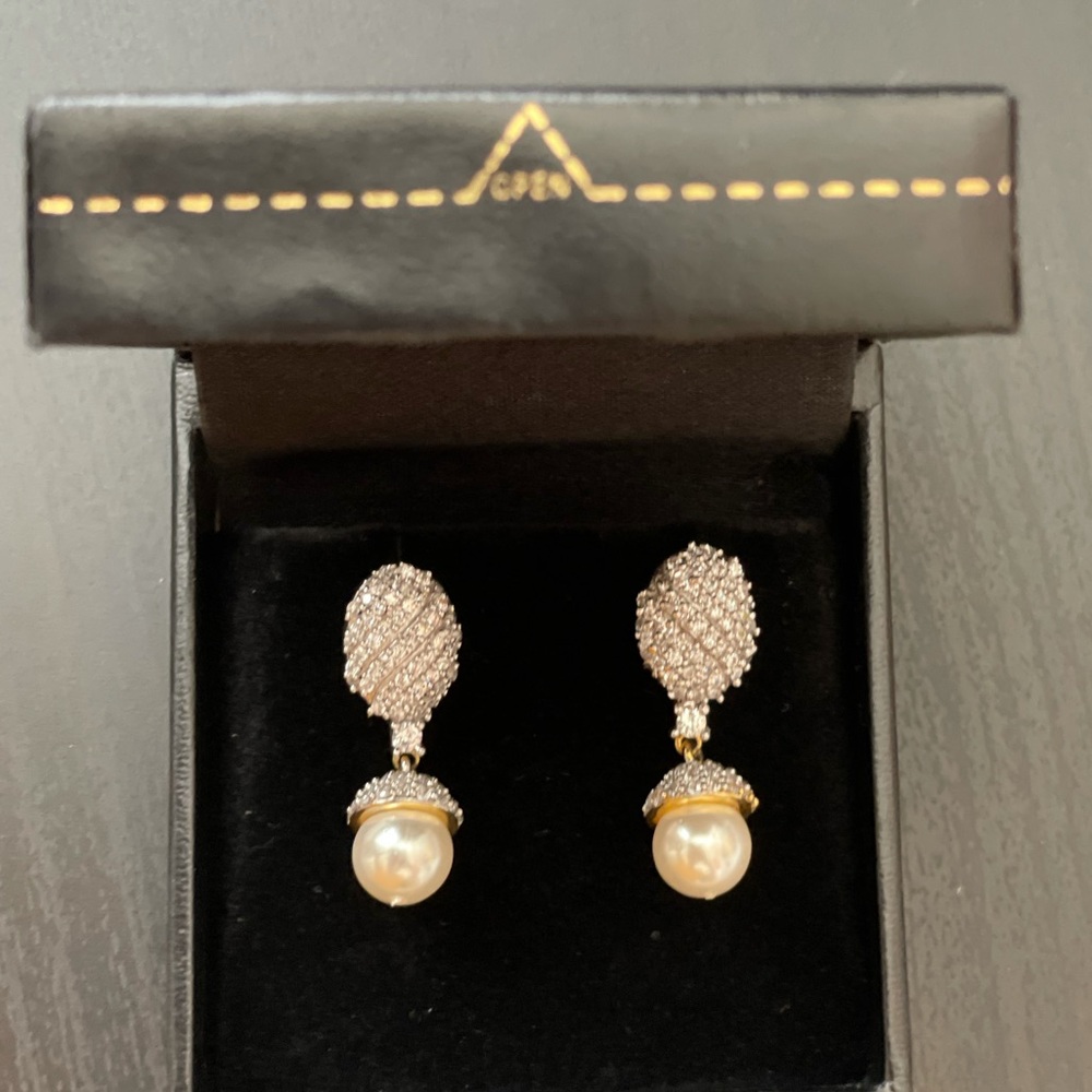 Pearl ear droplets / rings